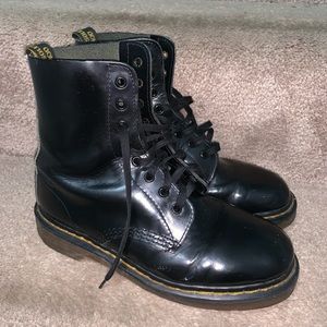 women's dr. martens 6.5/7